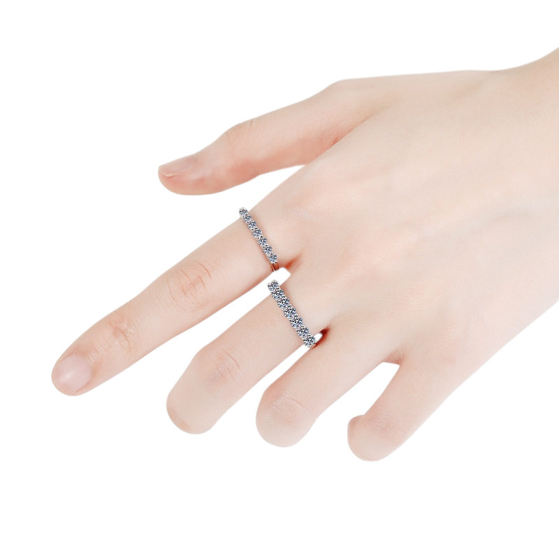 Hayesaura | Seven Princesses Classic Moissanite Eternity Band Pinky Ring