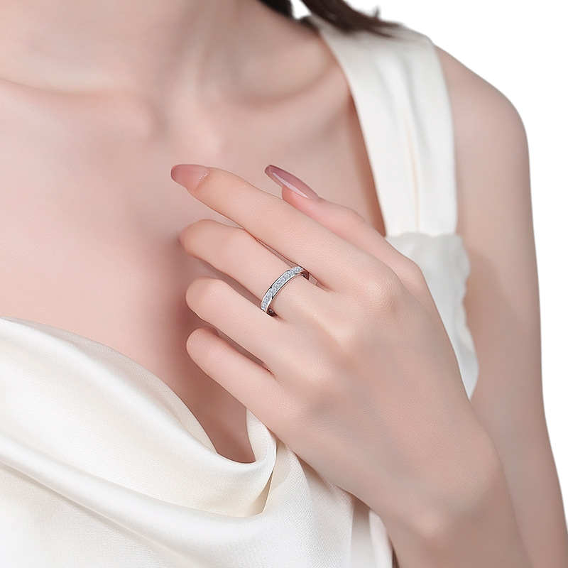 Hayesaura | Clean Fit 18K Plated Square Cut Moissanite Row Band | Minimalist Unisex Promise Ring