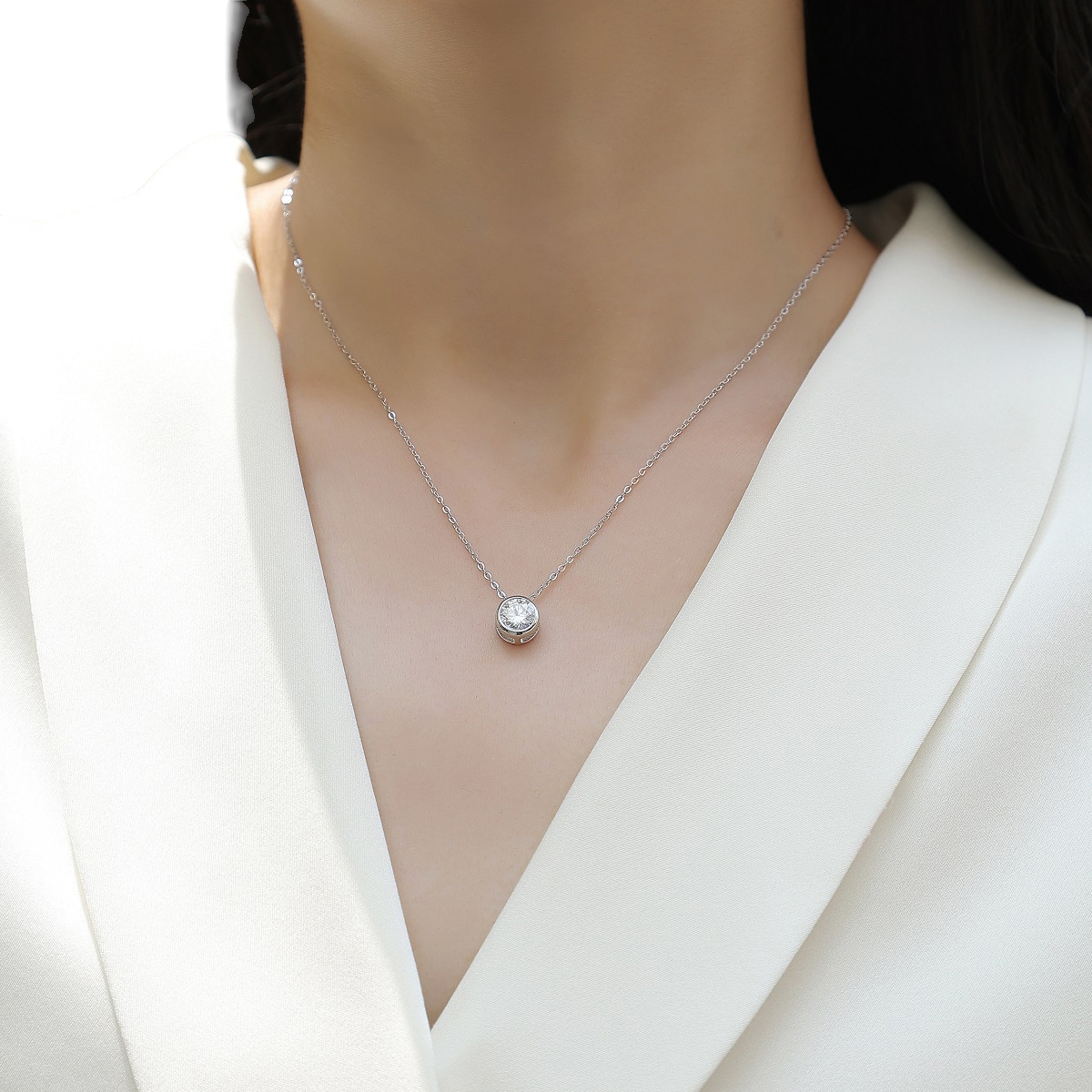 Hayesaura | Clean Fit 18K Plated Bubble Bezel Moissanite | High-Cold Daily Stacking Necklace