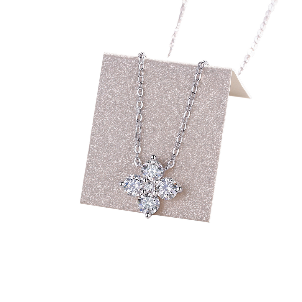 Hayesaura | Parisian Chic 18K Plated Lucky Clover Moissanite | Clean Fit Daily Commute Chain