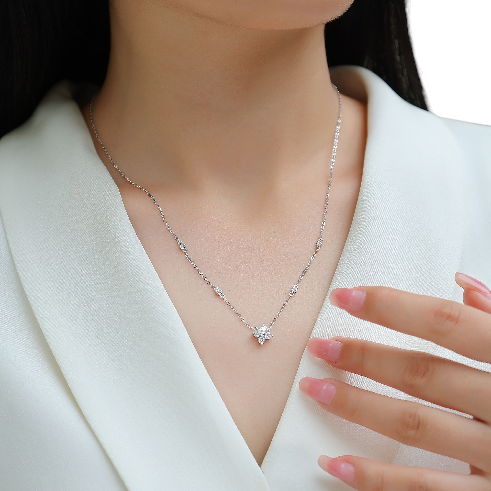 Hayesaura | Art Deco 18K White Gold Plated Geometric Clover | Vintage Glamour Bridal Pendant