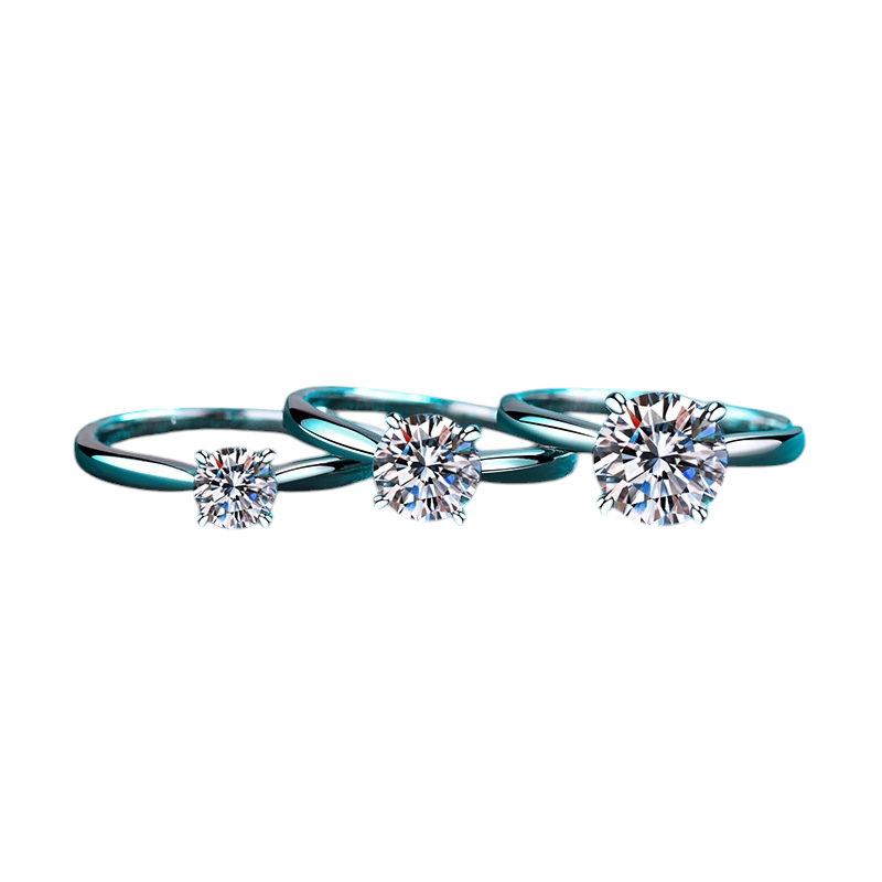 Hayesaura | Viral Classic Four-Prong Moissanite Solitaire Ring
