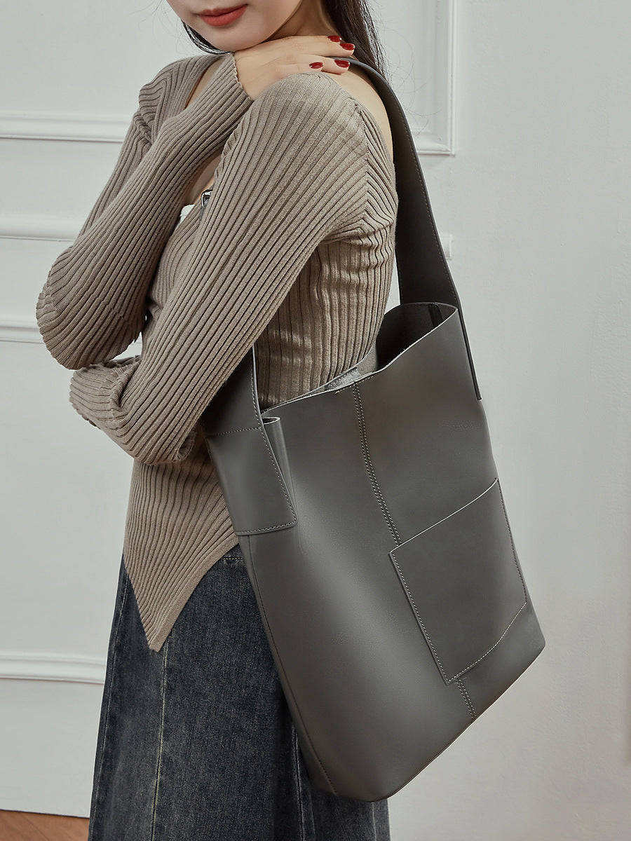 Hayesaura | Vegetable-Tanned Cowhide Large Capacity Bucket Tote