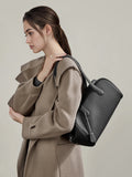 Hayesaura | 2026 Winter Top-Layer Cowhide Minimalist Hobo Bucket Bag