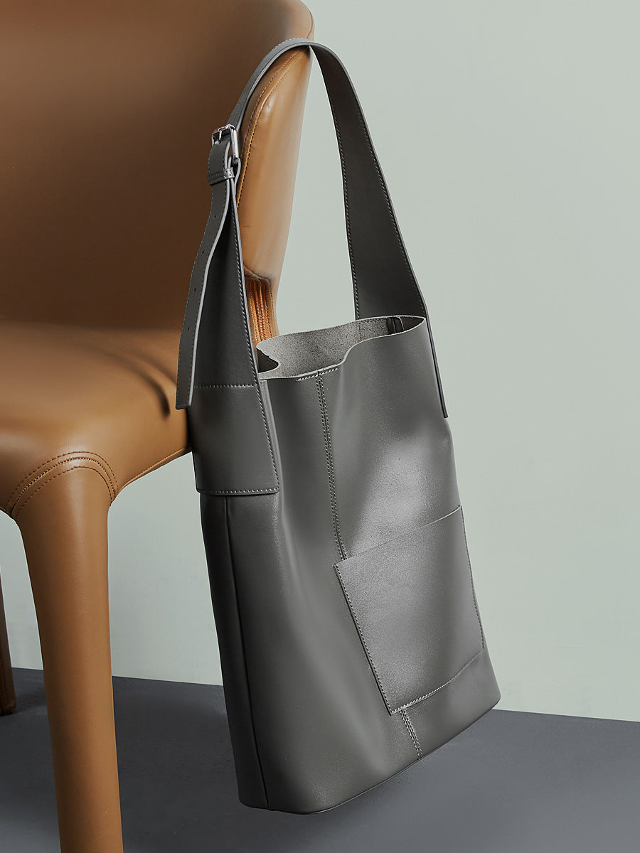 Hayesaura | Vegetable-Tanned Cowhide Large Capacity Bucket Tote