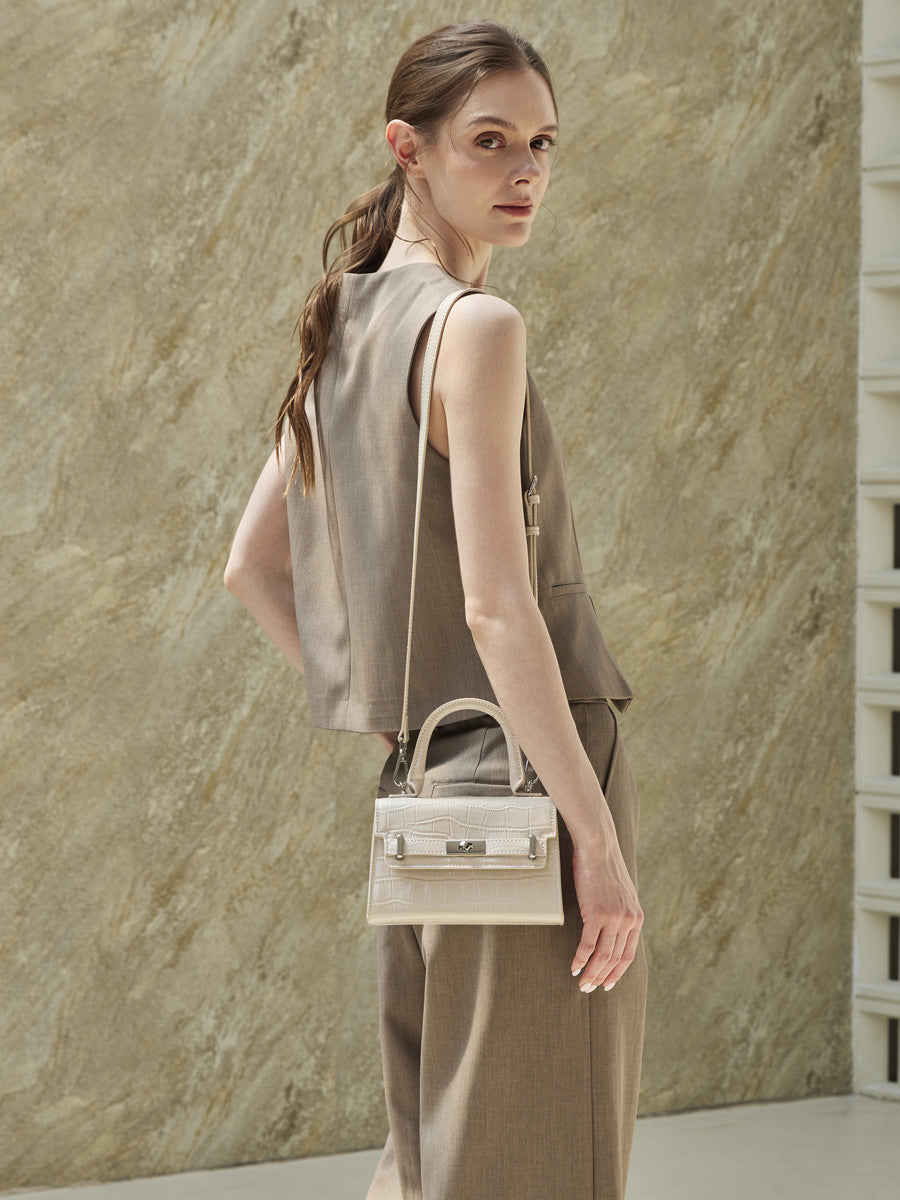 Hayesaura | 2026 Croc-Embossed Cowhide Kelly Top-Handle Bag