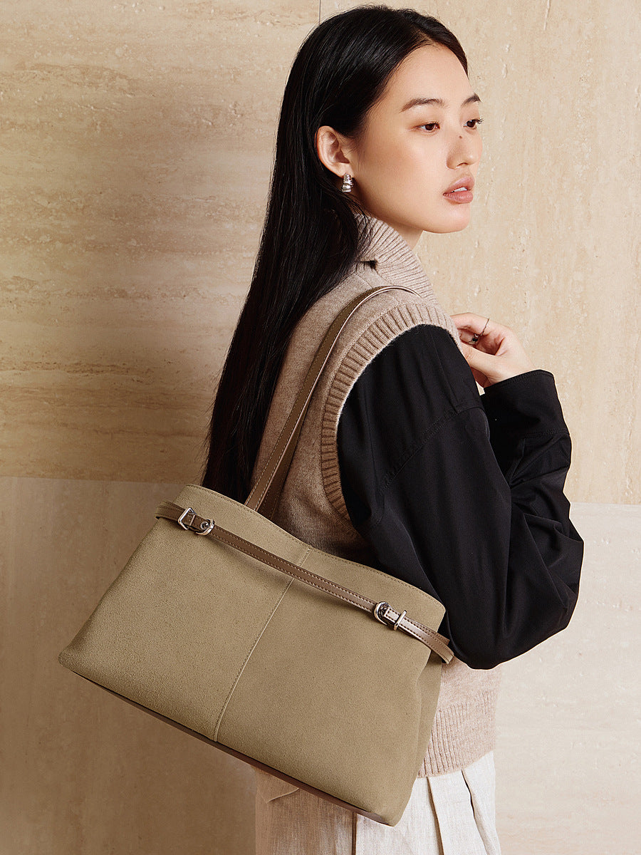 Hayesaura | Suede Matte Cowhide Retro Large Capacity Commuter Crossbody