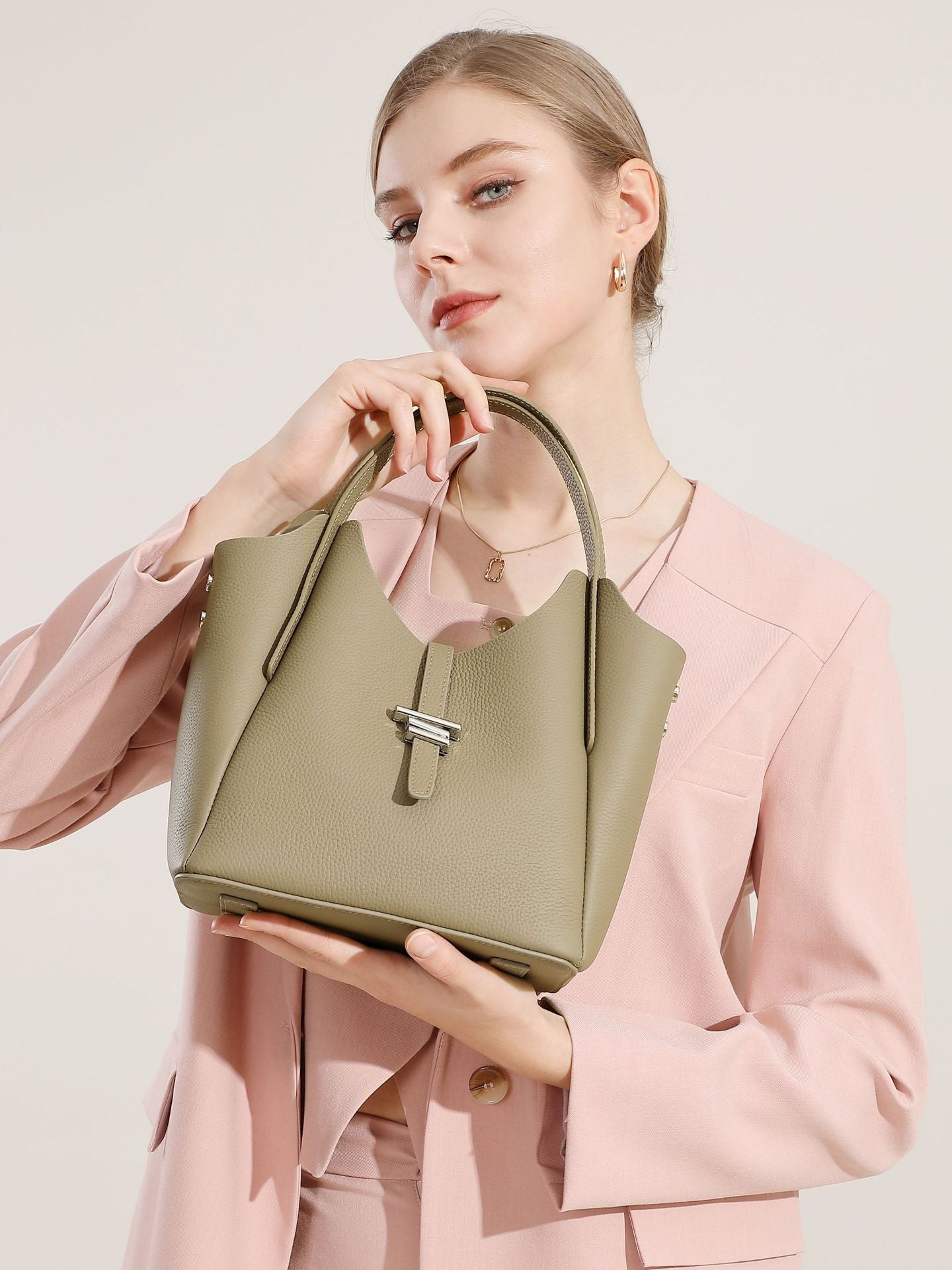 Hayesaura | Daily Commuter Genuine Leather Windchime Basket Bag