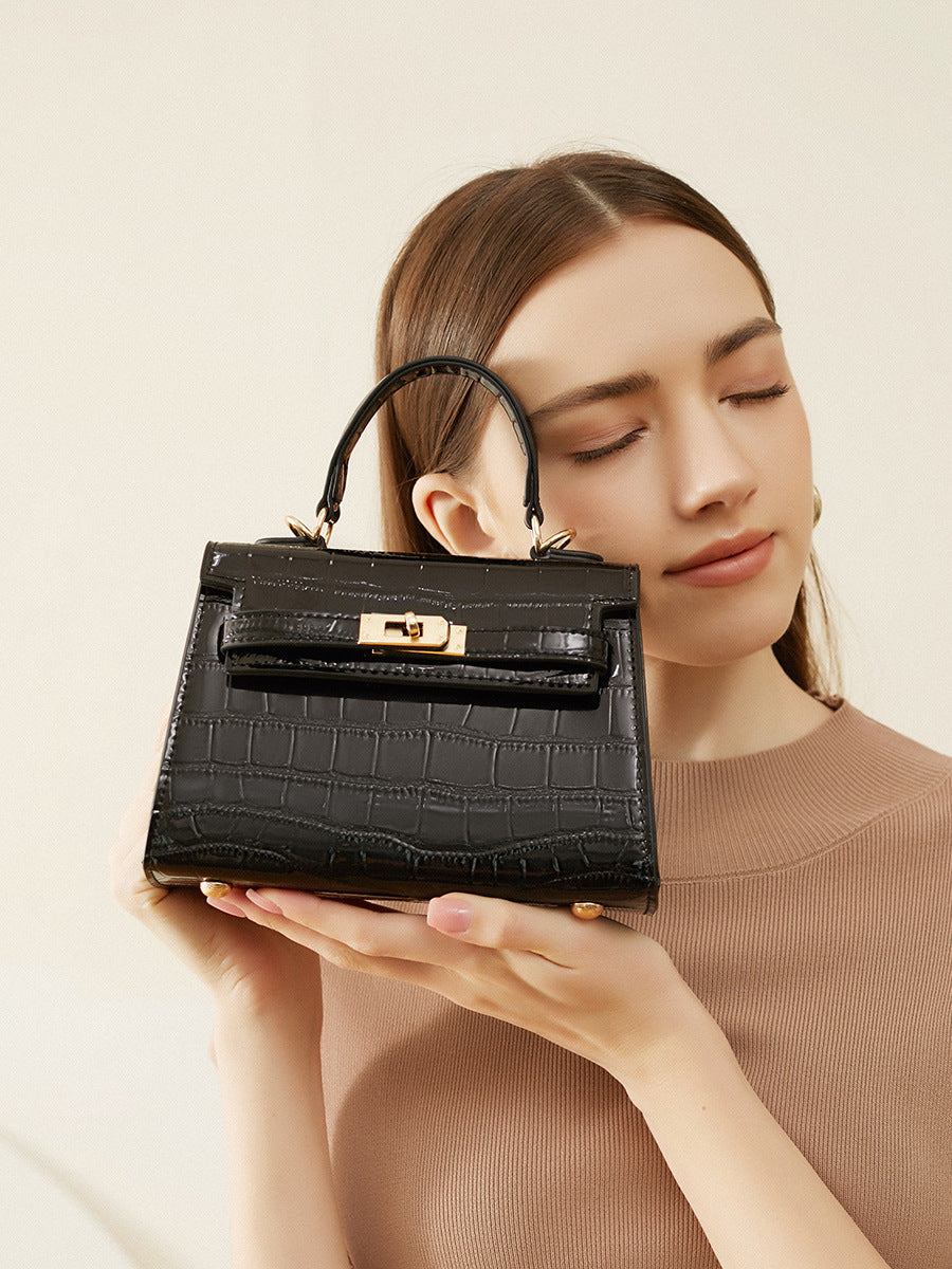 Hayesaura | 2026 Crocodile Pattern Cowhide Kelly Mini Bag