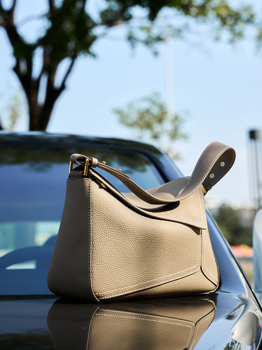 Hayesaura | Geometric Leather Pillow Underarm Commuter Bag