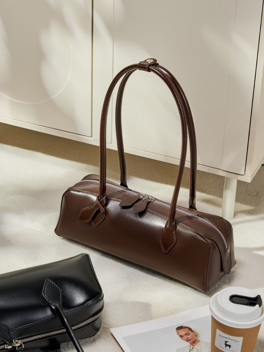 Hayesaura | 2026 Elongated Red Cowhide Large Baguette Bag