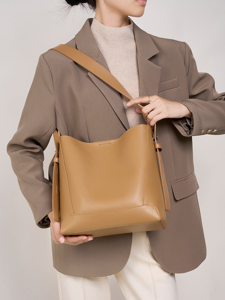 Hayesaura | 2026 Large Capacity Genuine Leather Commuter Bucket Bag