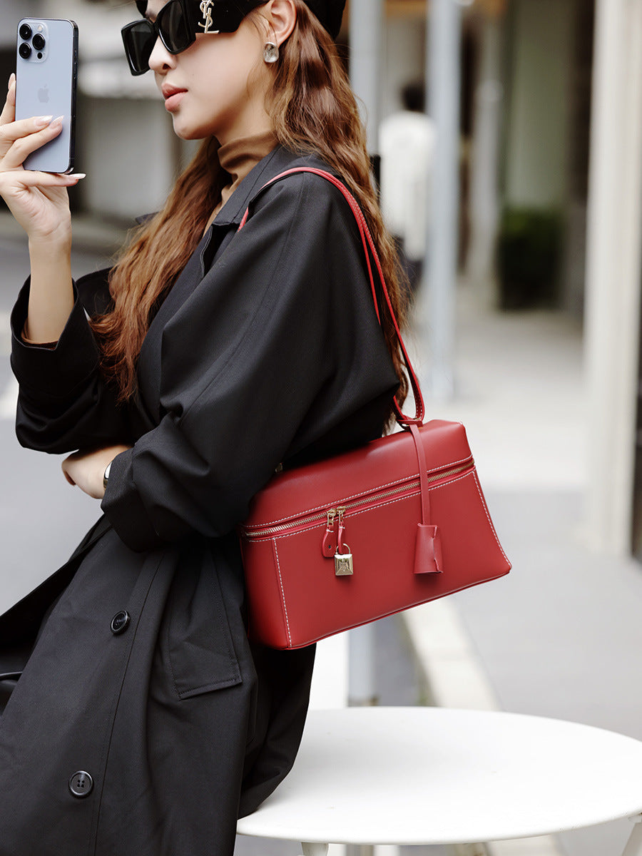 Hayesaura | 2026 Spring/Summer Cowhide Box Crossbody Bag