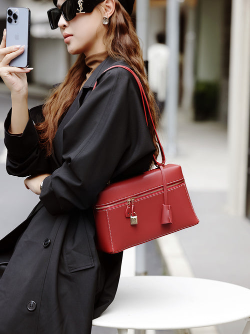 Hayesaura | 2026 Spring/Summer Cowhide Box Crossbody Bag