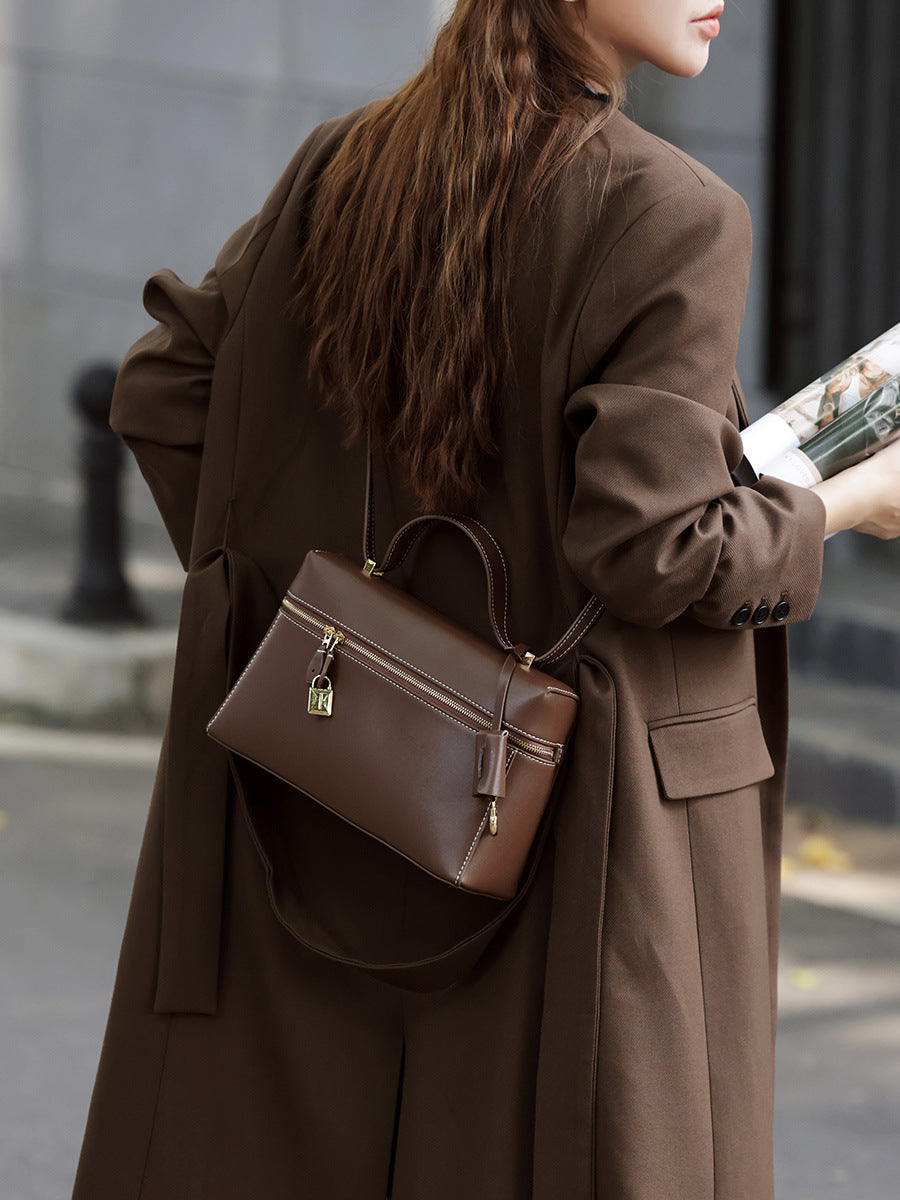 Hayesaura | 2026 Spring/Summer Cowhide Box Crossbody Bag