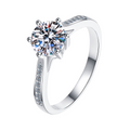 Hayesaura | Quiet Luxury Six-Prong Minimalist Moissanite Solitaire Ring