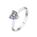 Hayesaura | Heteromorphic Asymmetric Heart Moissanite Ring