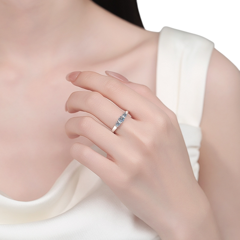 Hayesaura | Sculptural Wave Asymmetric Full Moissanite Band