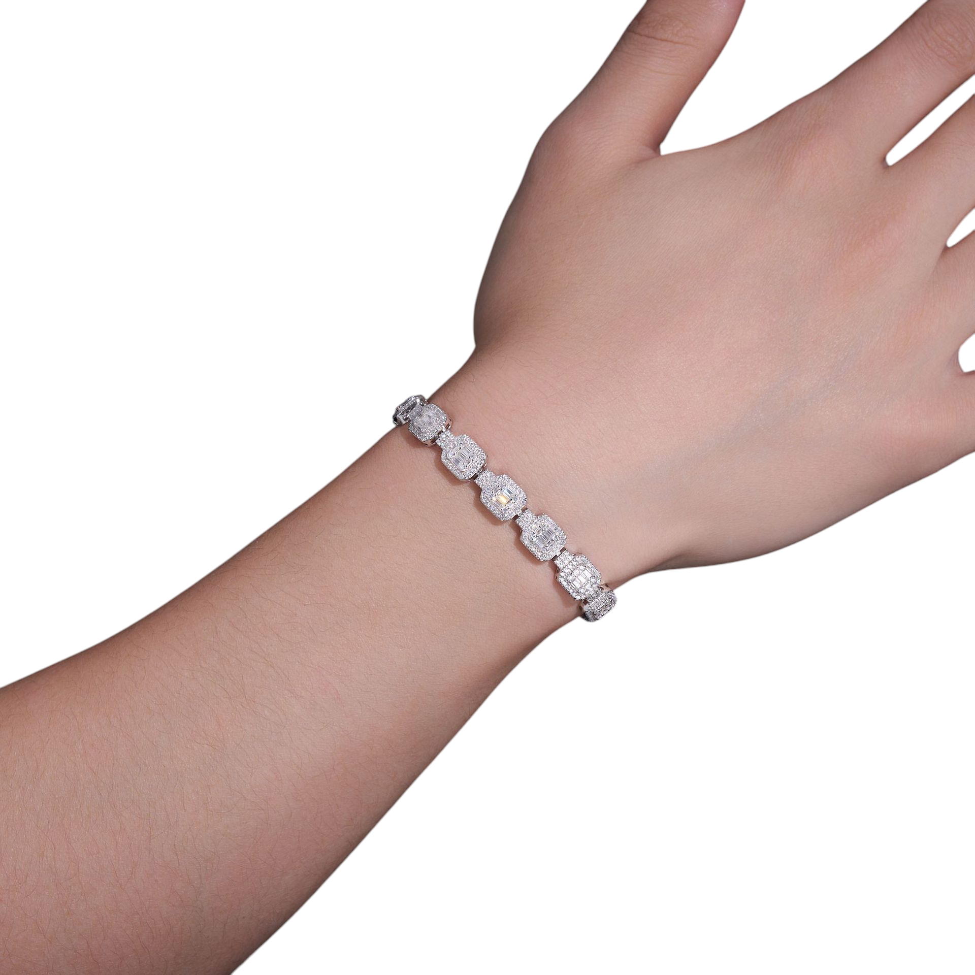 Hayesaura | Clean Fit High-Clarity VVS Minimalist Moissanite | Elegant Daily Commute Strand
