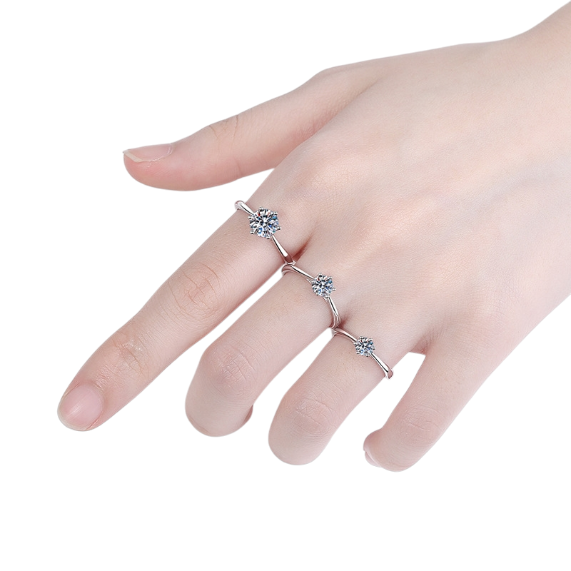 Hayesaura | Classic Six-Prong Round Cut Moissanite Solitaire Ring