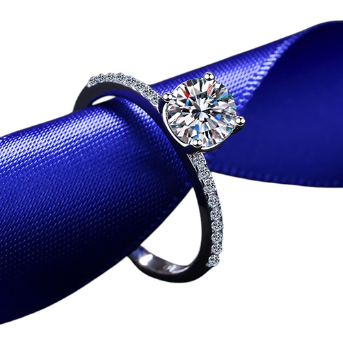 Hayesaura | Crown Four-Prong Brilliant Moissanite Solitaire Wedding Ring