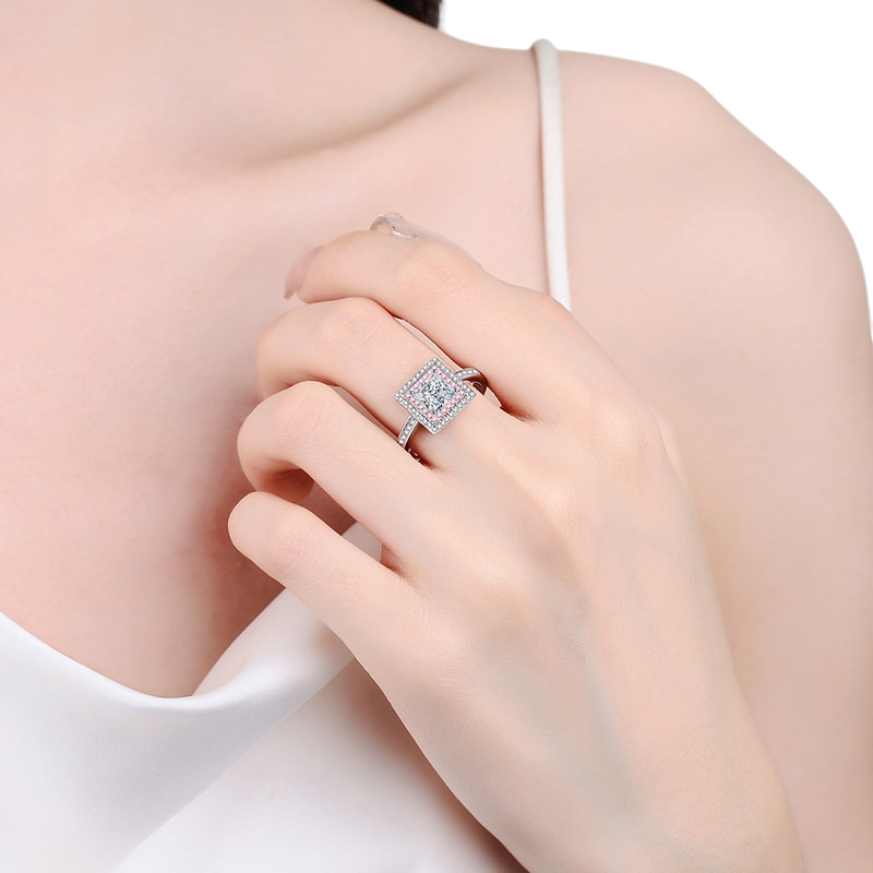Hayesaura | Vintage Glamour 18K Rose Gold Sugar Cube Moissanite | Old Money Statement Ring