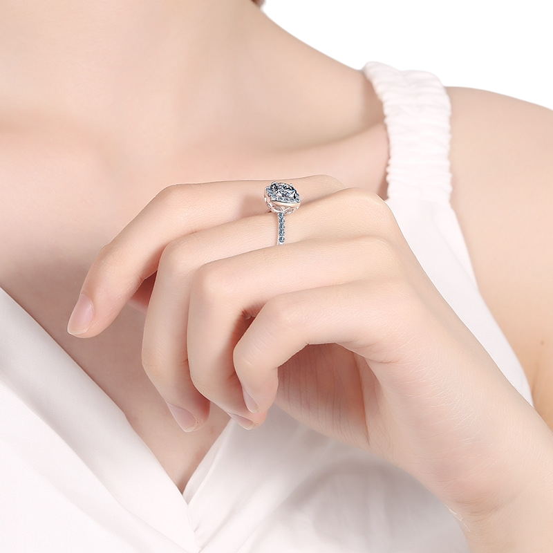 Hayesaura | Sugar Cube Cushion Cut Moissanite Dome Ring
