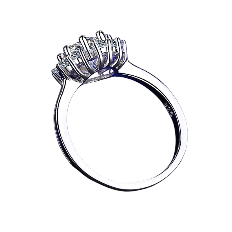Hayesaura | Helia Sunflower Eight-Prong Moissanite Proposal Ring