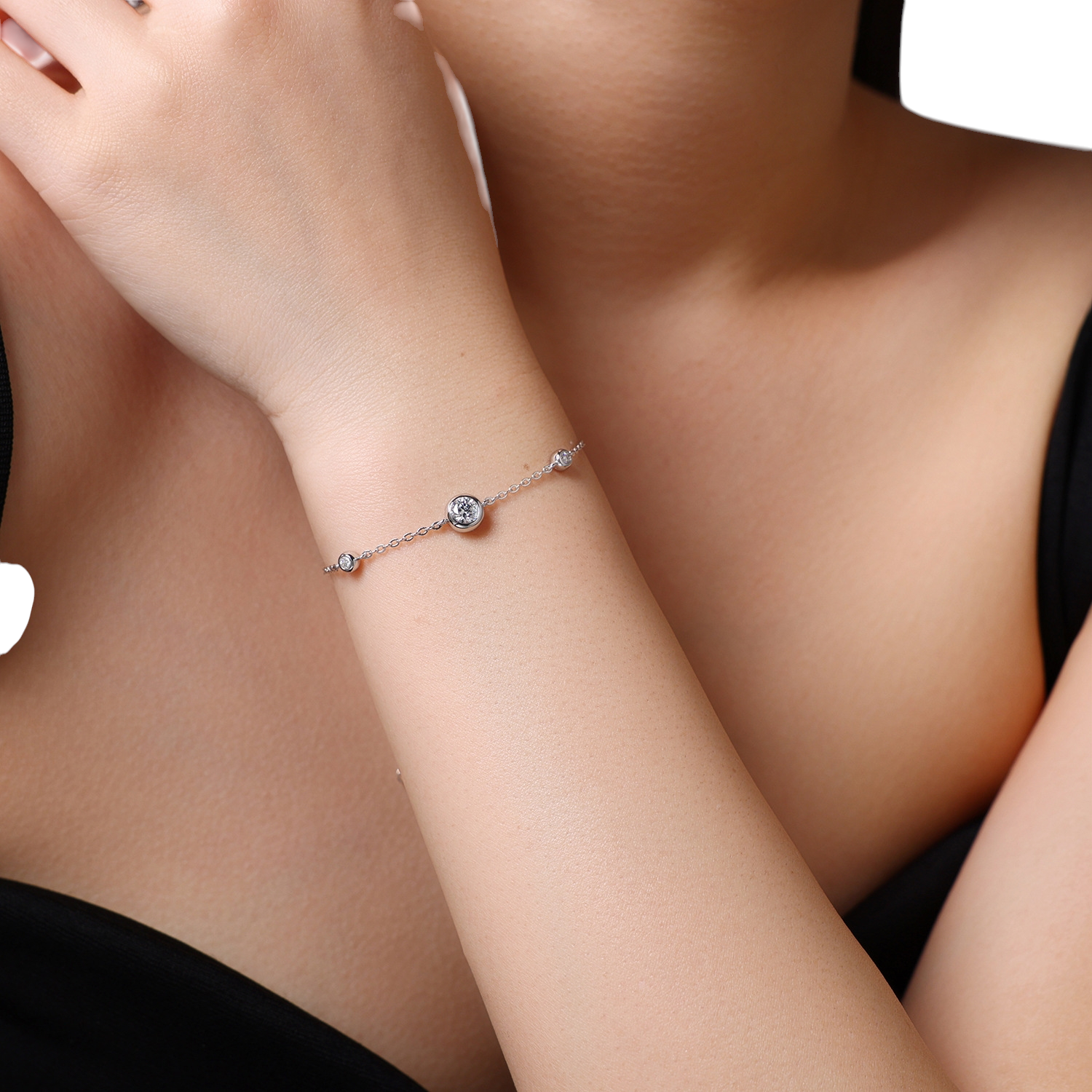 Hayesaura | Petite Dainty 18K Plated Minimalist Moissanite Strand | Clean Fit Everyday Essential