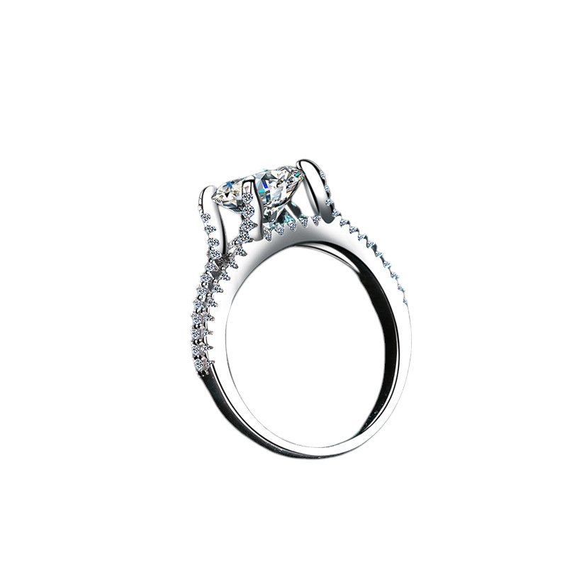 Hayesaura | Timeless Four-Prong Brilliant Moissanite Wedding Ring