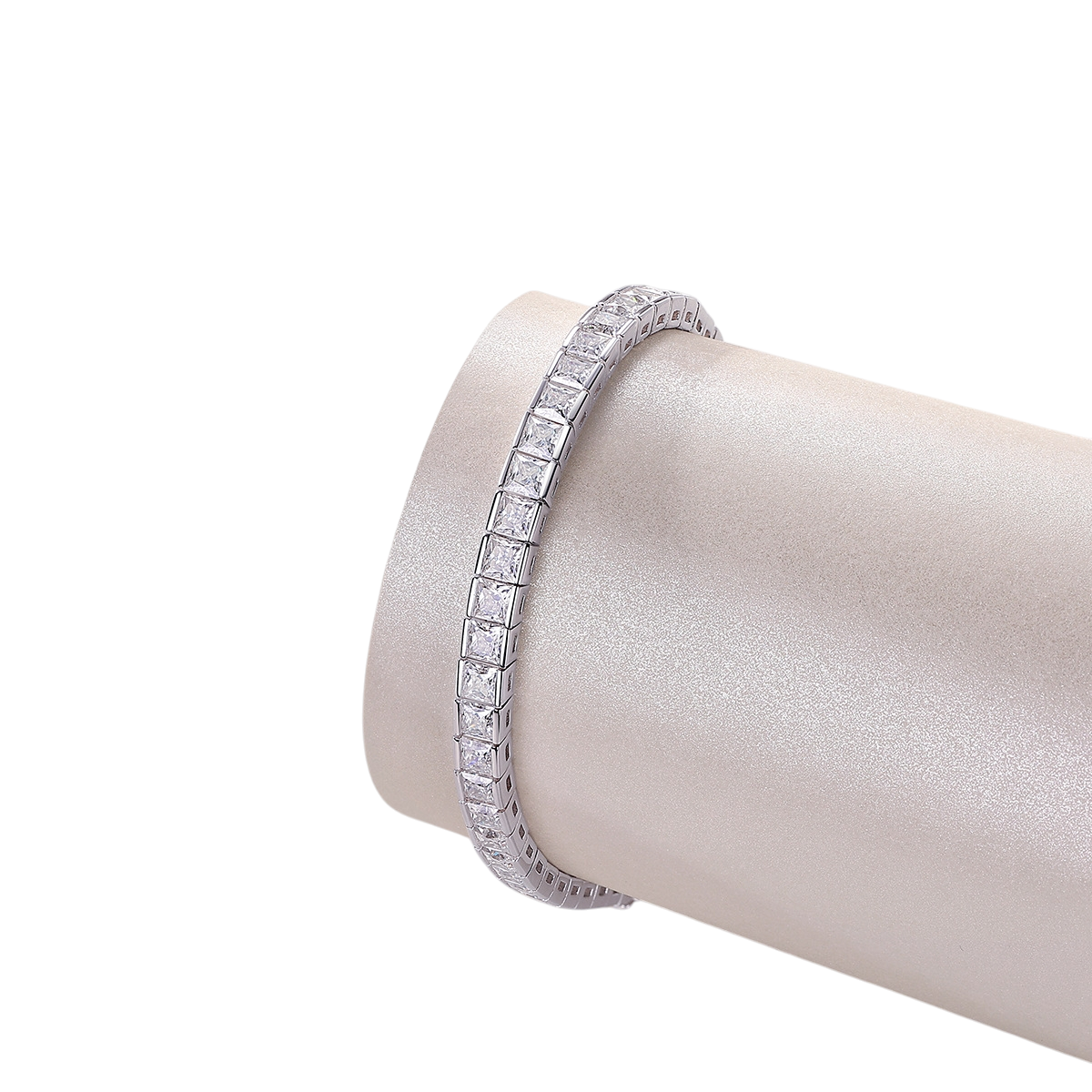 Hayesaura | Unisex Platinum-Plated Classic Moissanite Tennis Bangle | Old Money Quiet Luxury Piece