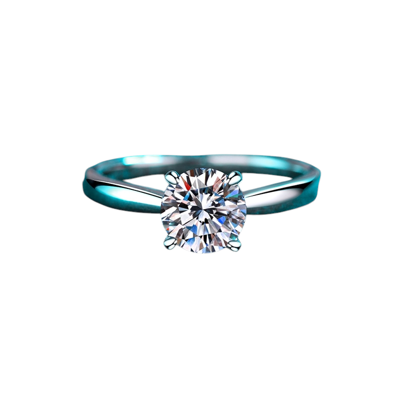 Hayesaura | Viral Classic Four-Prong Moissanite Solitaire Ring