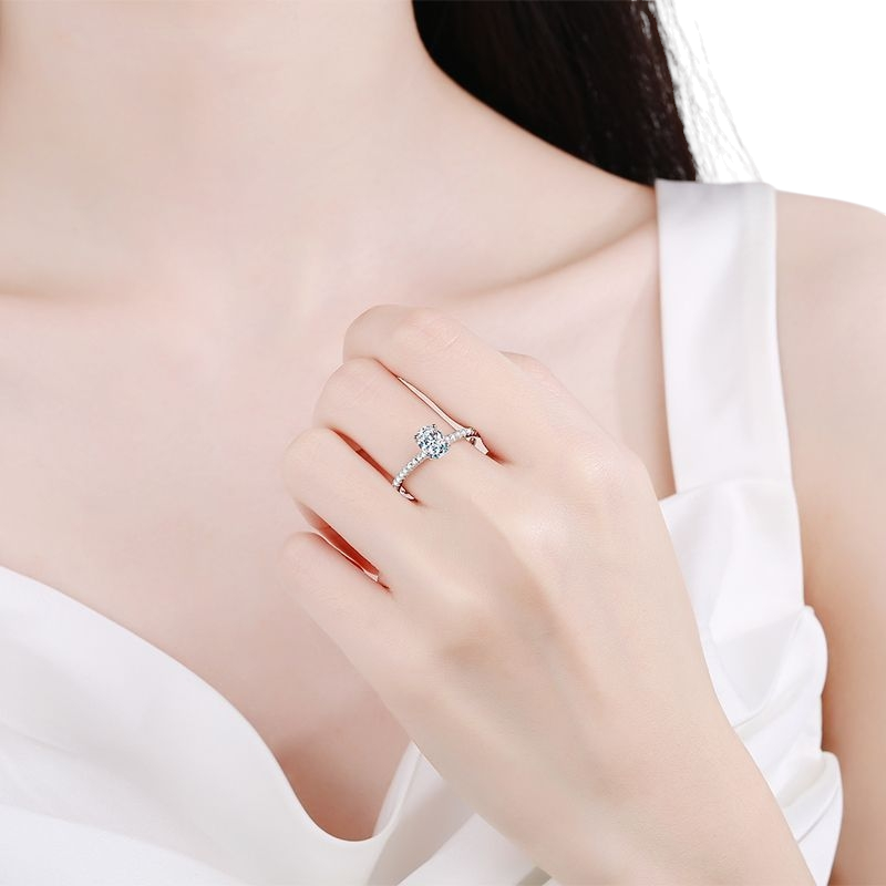 Hayesaura | Pigeon Egg Oval Cut Moissanite Solitaire Ring