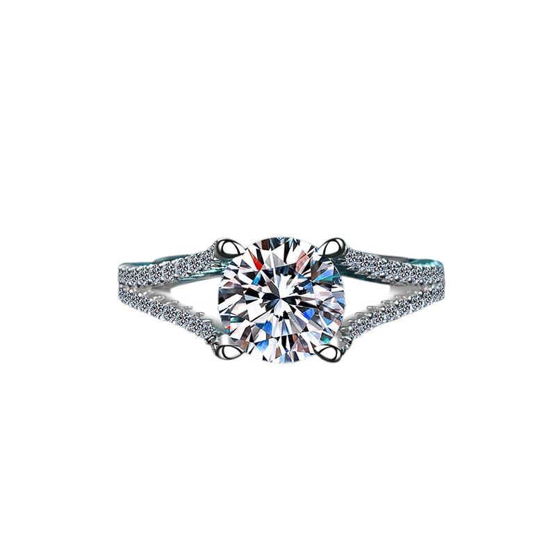 Hayesaura | Timeless Four-Prong Brilliant Moissanite Wedding Ring