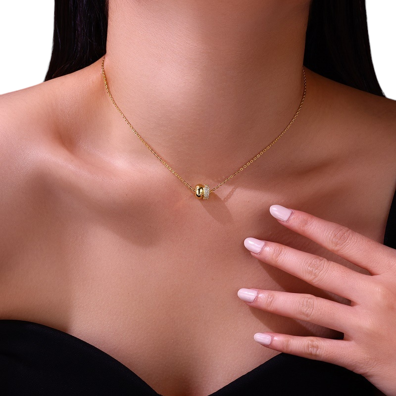 Hayesaura | Vintage Glamour 18K Gold Plated Tweed Halo Moissanite | Intimate Anniversary Bridal Pendant