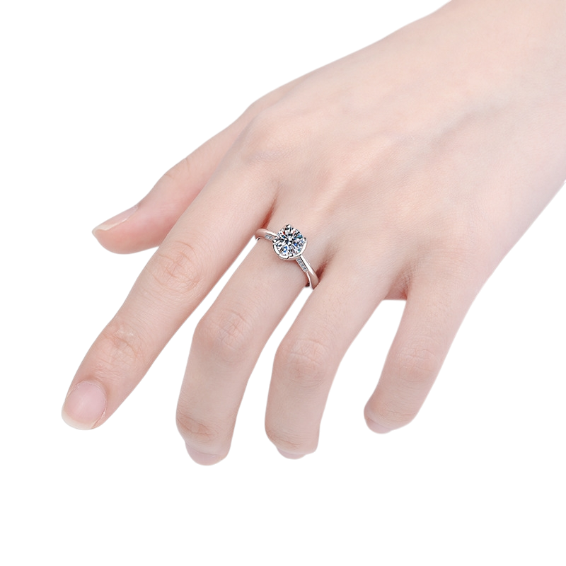 Hayesaura | Flower Bud Classical Four-Prong Moissanite Wedding Ring