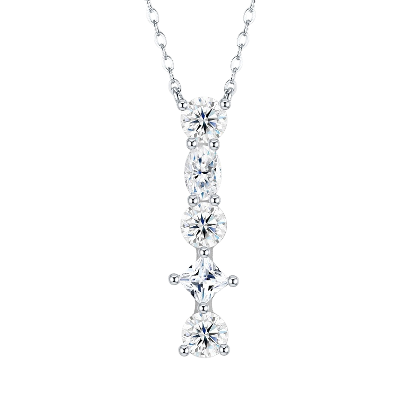 Hayesaura | Street Hip-Hop 18K Plated D-Color Moissanite 26 Initial Letters Necklace | Unisex Avant-Garde Clavicle Chain Statement