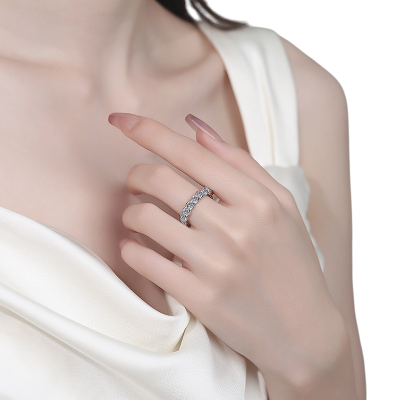 Hayesaura | Cyber Y2K Screw Thread Full Moissanite Statement Band