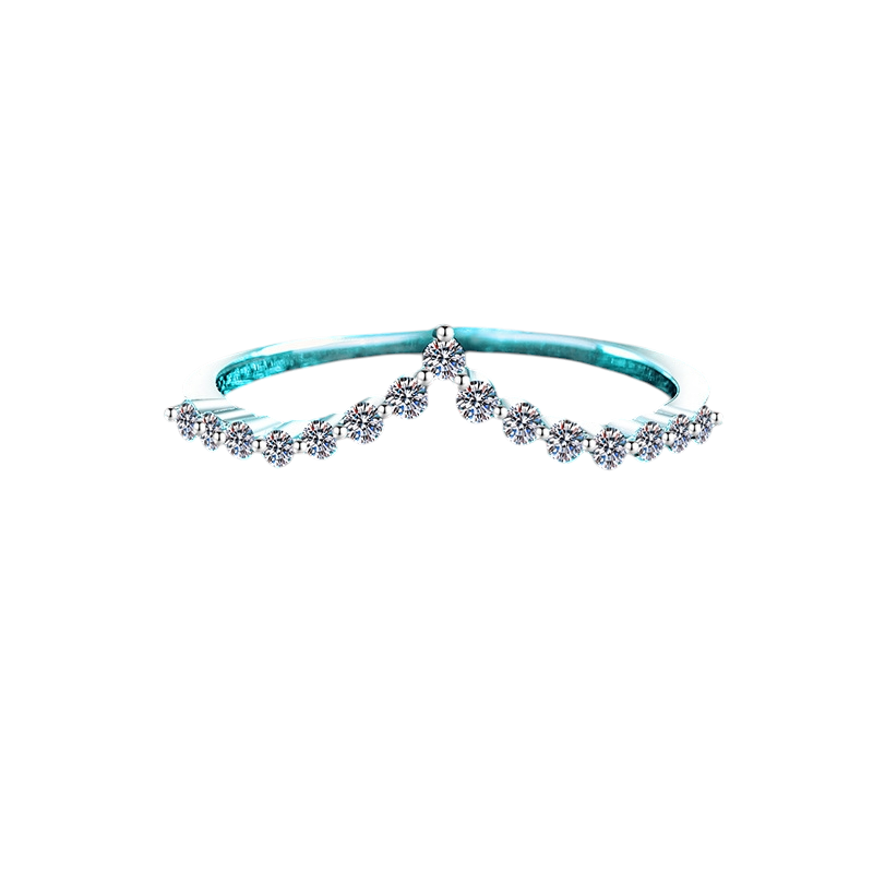 Hayesaura | Delicate V-Shaped Minimalist High-Cold Moissanite Chevron Ring