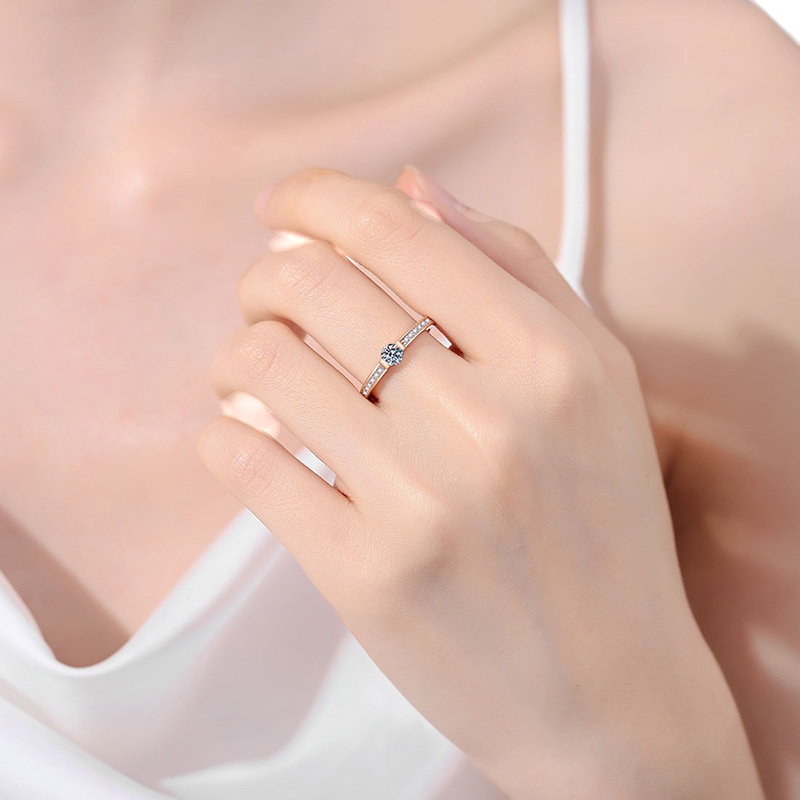 Hayesaura | Minimalist Champagne Gold Daily Moissanite Ring