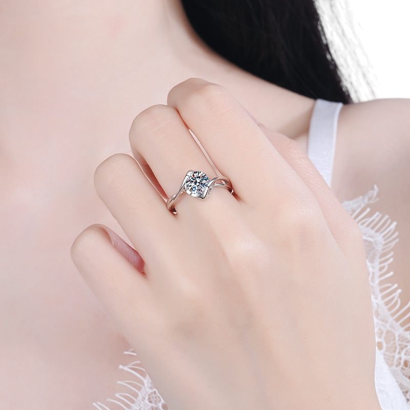 Hayesaura | Parisian Chic Angel's Kiss Moissanite Solitaire | Romantic Date High-Cold Promise Ring